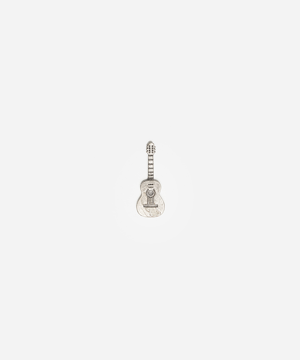 Small gutiar hat pin on a white background #color_anti silver