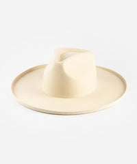 Beige wide-brimmed hat on a light gray background #color_silver grey