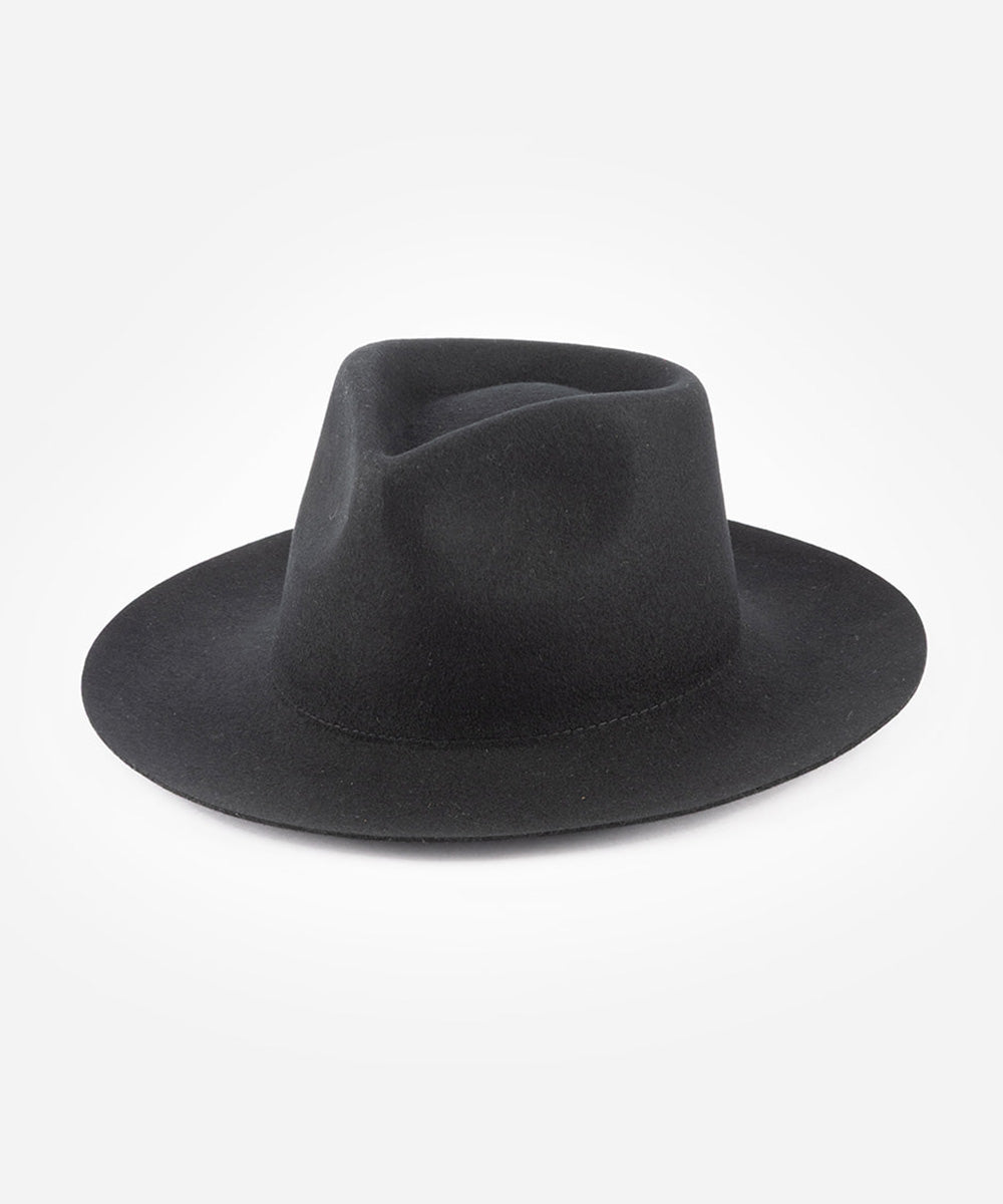 Black hat on a plain background #color_black