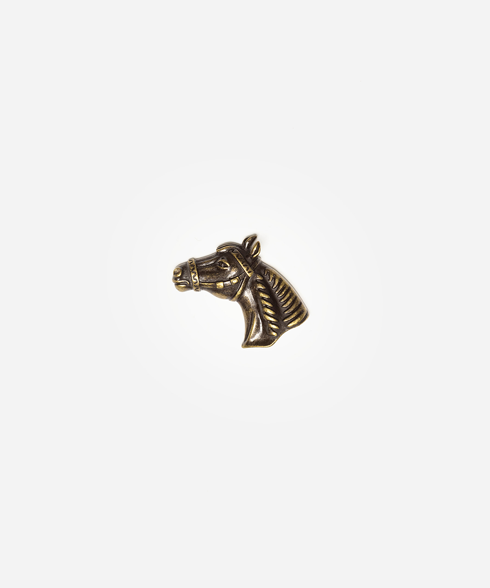 Horse hat pin in a white background #color_anti gold